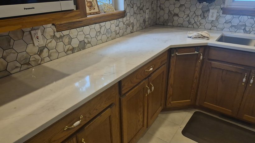 Tile backsplash — B&W Floor Covering, Lake of the Ozarks